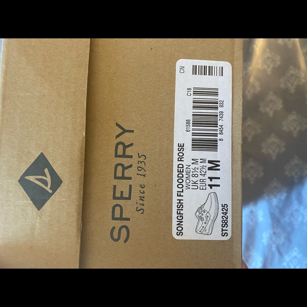 Pink sperrys